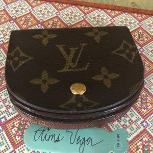 Louis Vuitton Porte Monnaie Gousset Coin Wallet